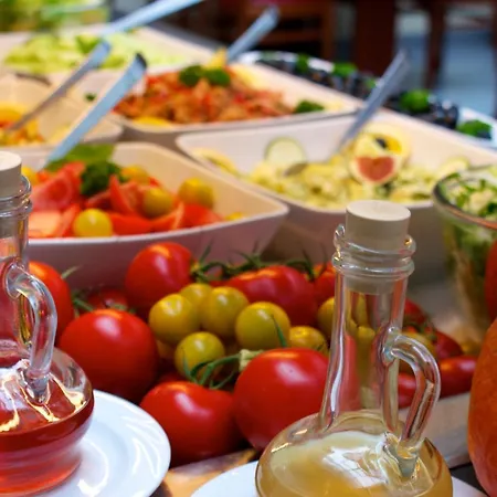 Dlgr塔贡森通海豚酒店